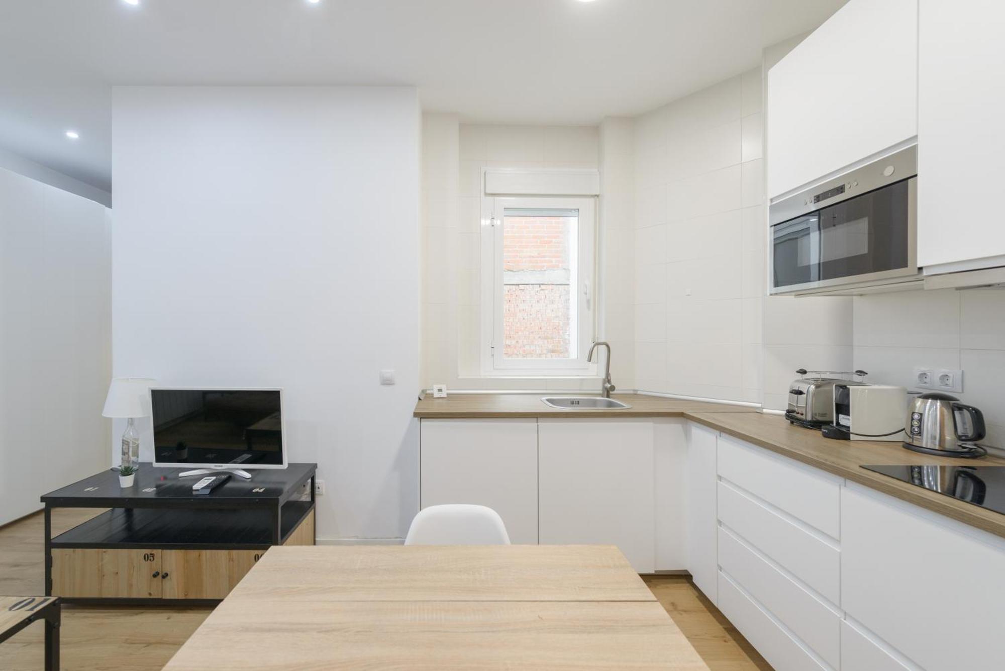 Avila Calle, Precioso Estudio En Santiago Bernabeu-Estrecho En Segundo Piso Sin Ascensor Apartment Madrid Ngoại thất bức ảnh