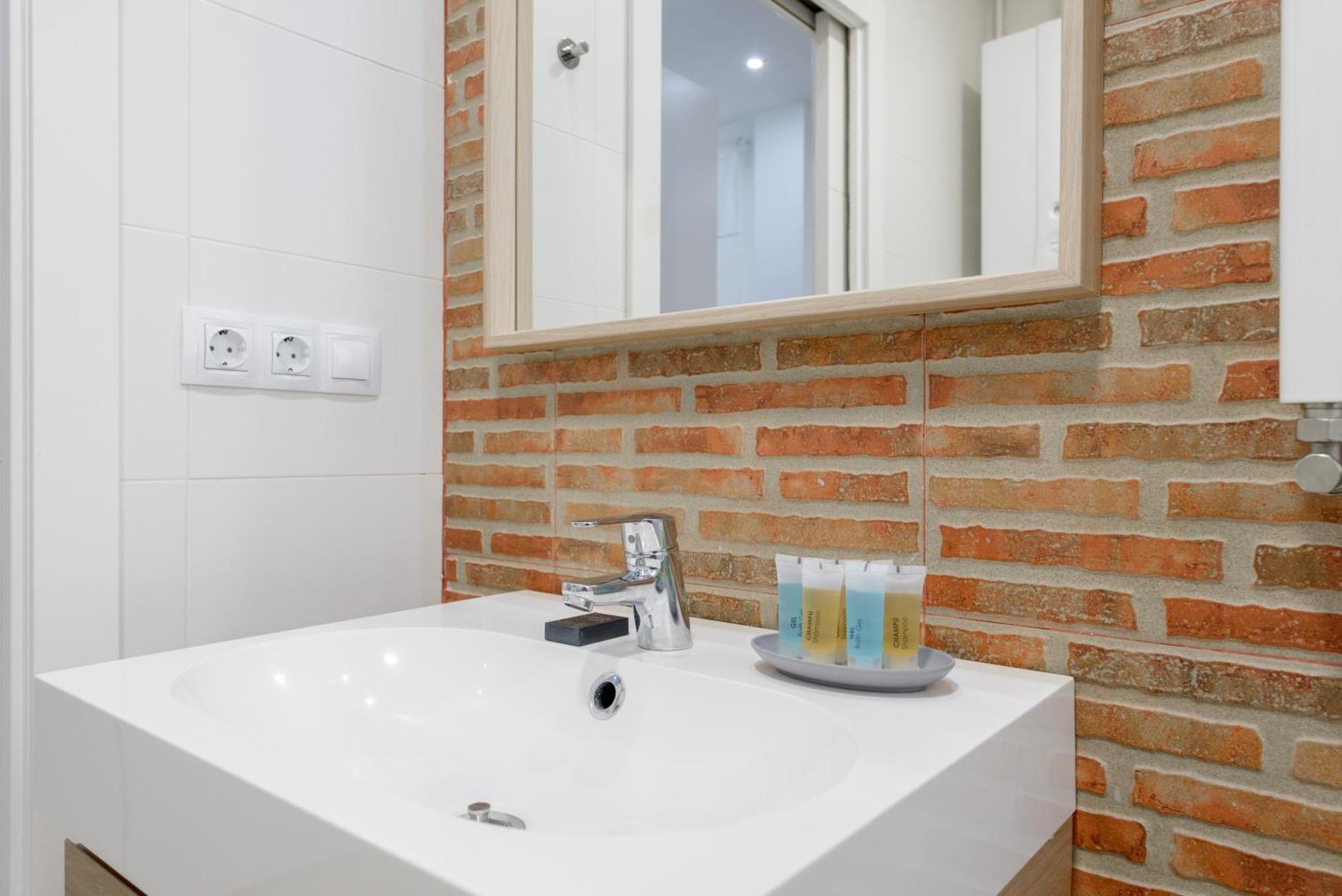Avila Calle, Precioso Estudio En Santiago Bernabeu-Estrecho En Segundo Piso Sin Ascensor Apartment Madrid Ngoại thất bức ảnh