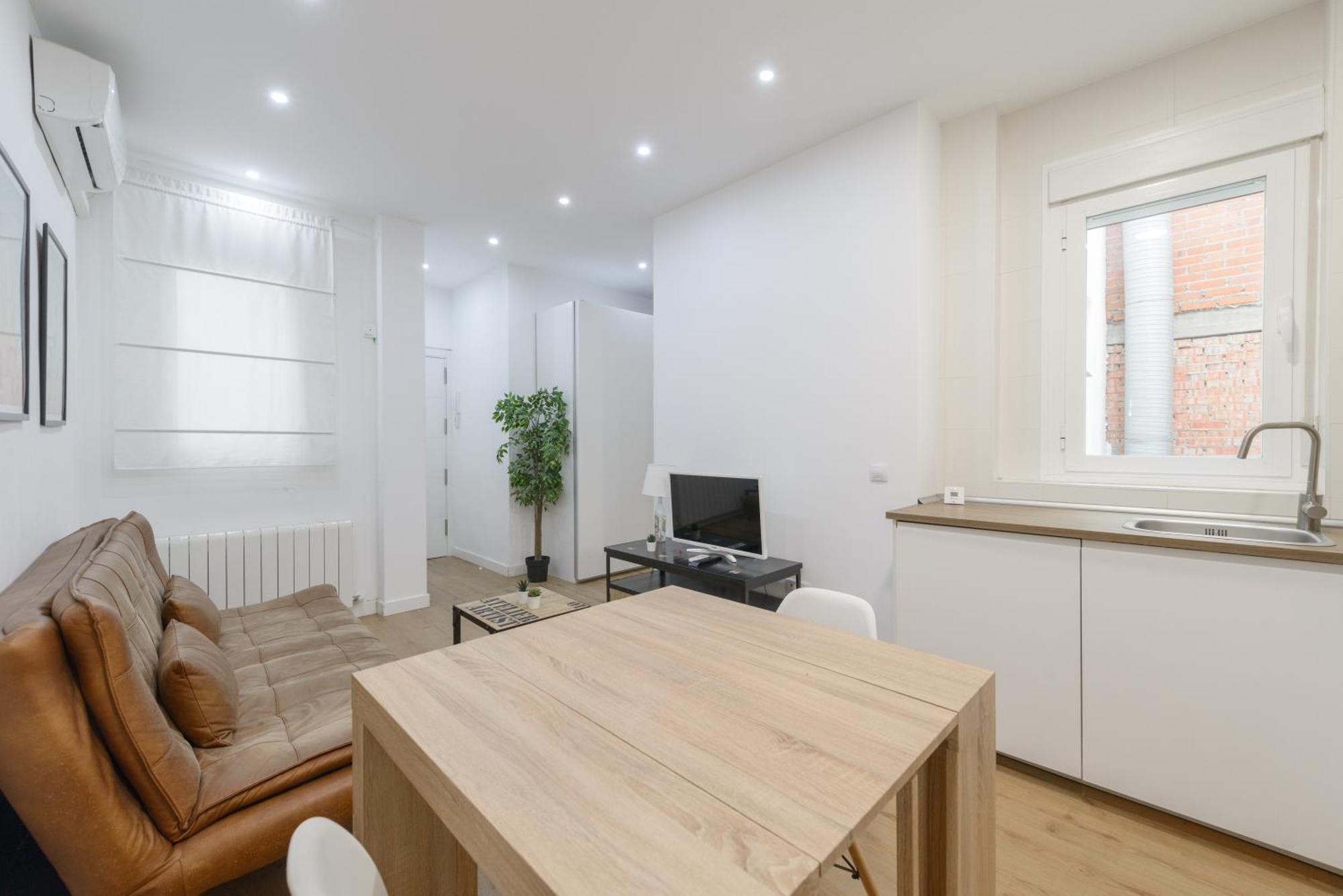 Avila Calle, Precioso Estudio En Santiago Bernabeu-Estrecho En Segundo Piso Sin Ascensor Apartment Madrid Ngoại thất bức ảnh
